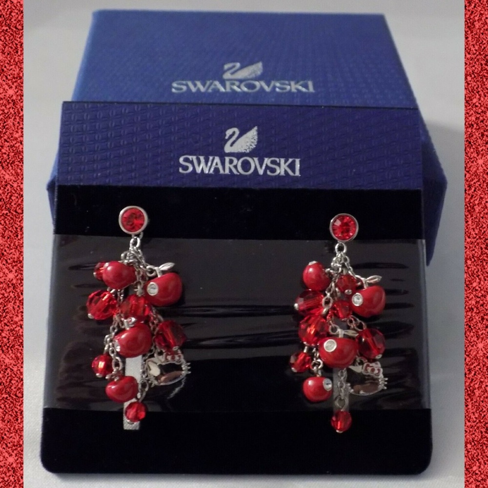 Swarovski HELLO KITTY Bead Crystal Charm Earrings